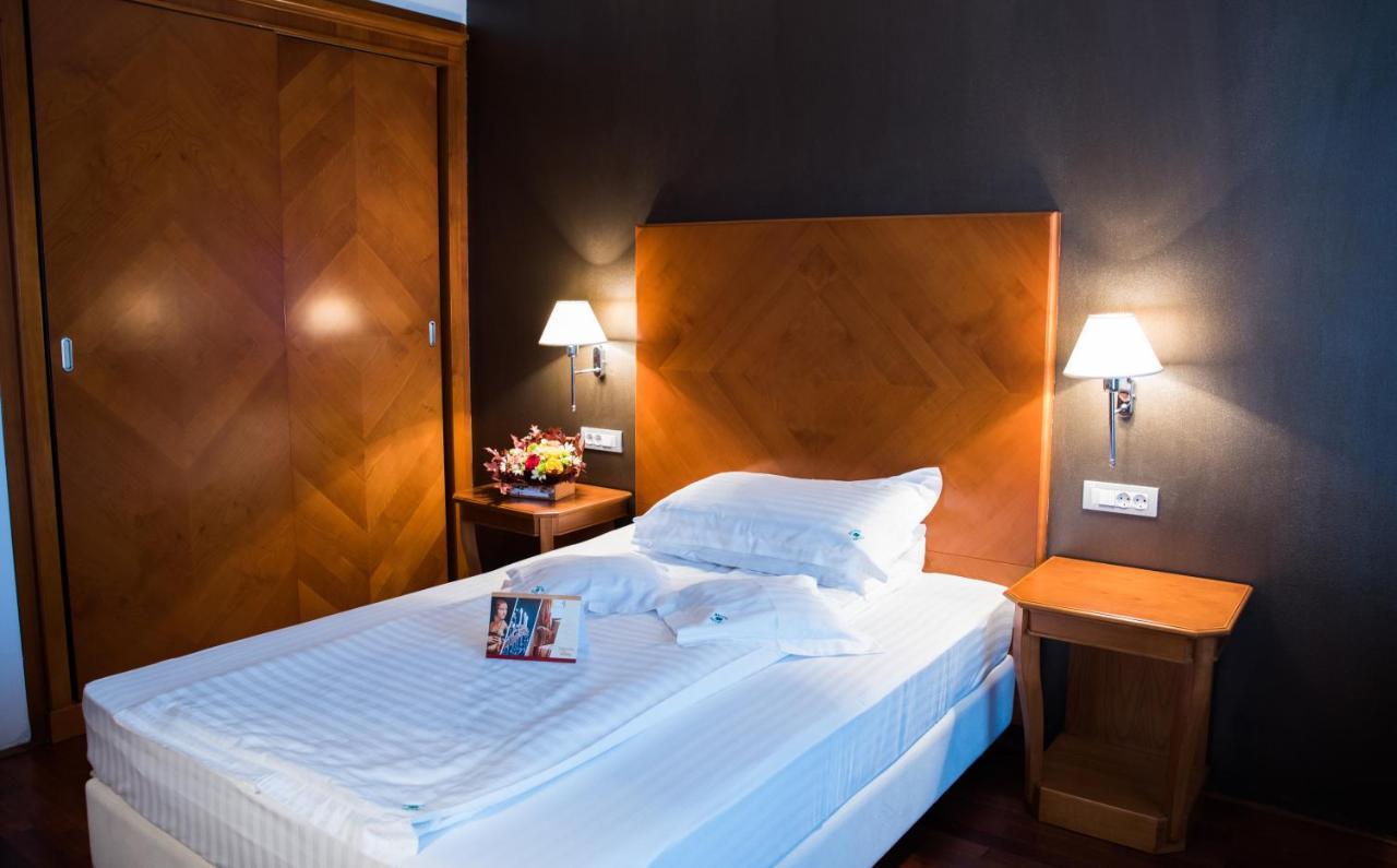 Hotel Beyfin Cluj-Napoca Luaran gambar