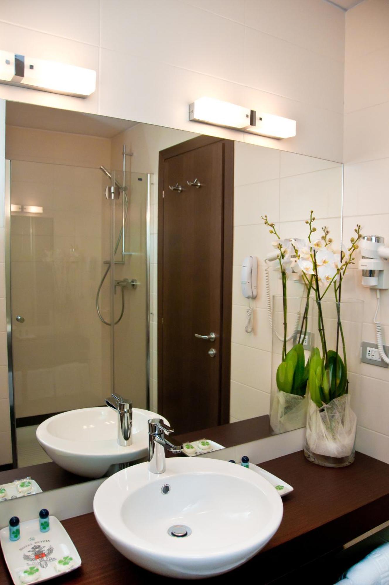 Hotel Beyfin Cluj-Napoca Luaran gambar