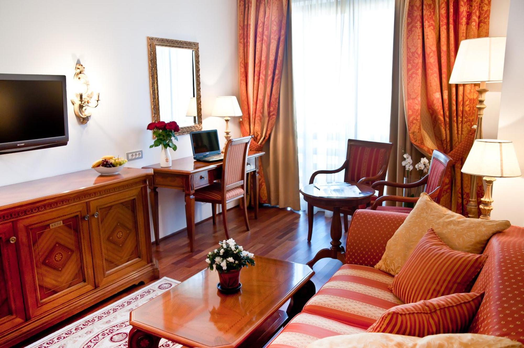 Hotel Beyfin Cluj-Napoca Luaran gambar