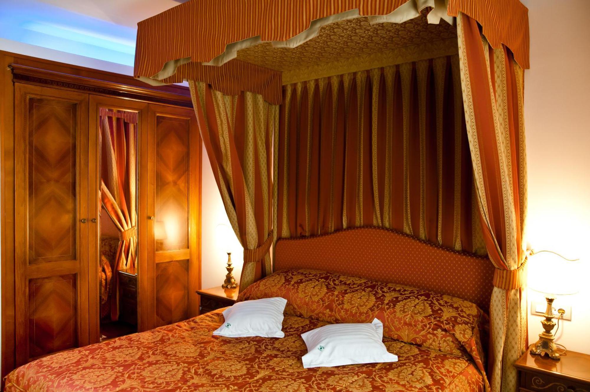 Hotel Beyfin Cluj-Napoca Luaran gambar