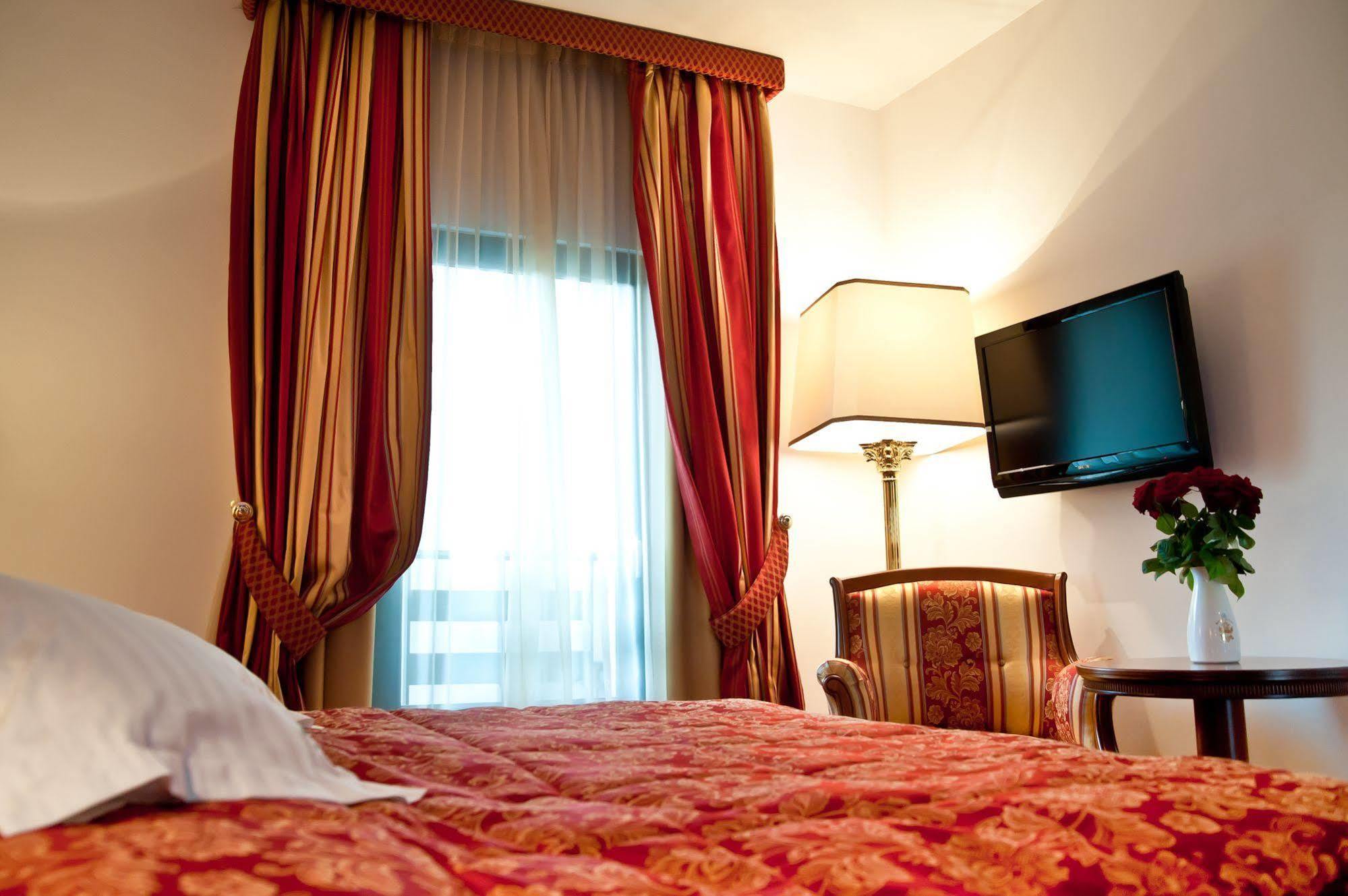 Hotel Beyfin Cluj-Napoca Luaran gambar